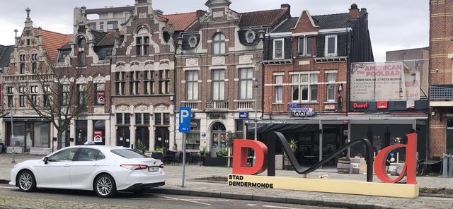 Nikan Taxi Services - Lokale expertise sinds 2020, bekend met alle routes en bezienswaardigheden